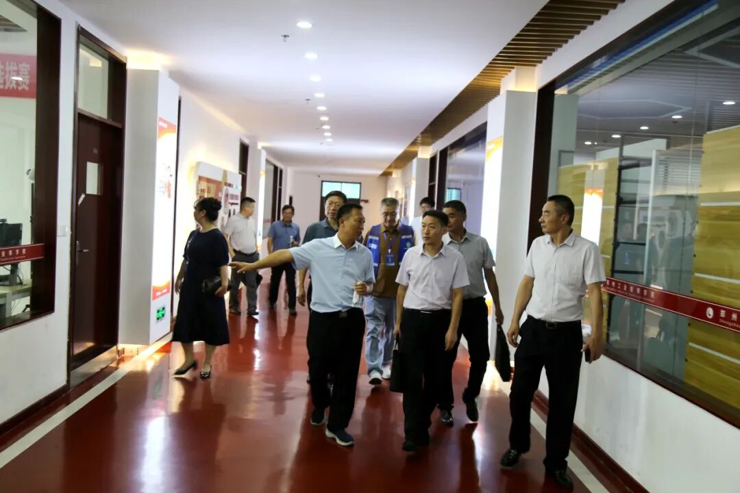 手工木工、建筑电工(装饰装修)职业技能竞赛比赛及颁奖现场照片7